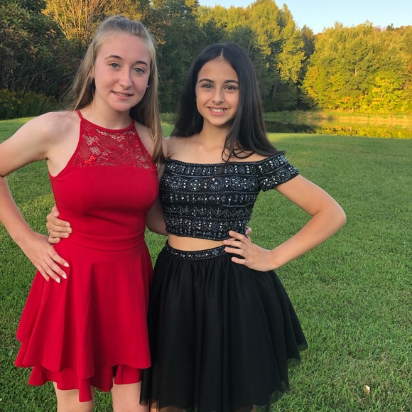 Black formal Dress 🖤 - Picture 3 of 4